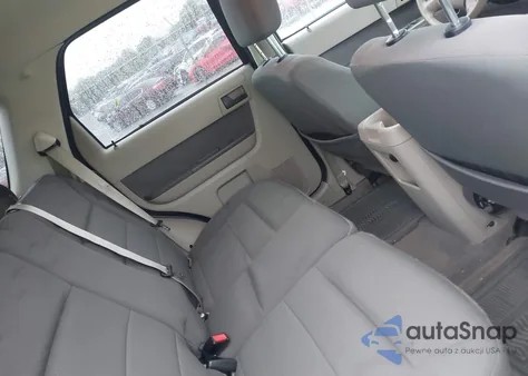 2009 Ford Escape Xlt z USA, uszkodzony, nr VIN 1FMCU93739KC47248